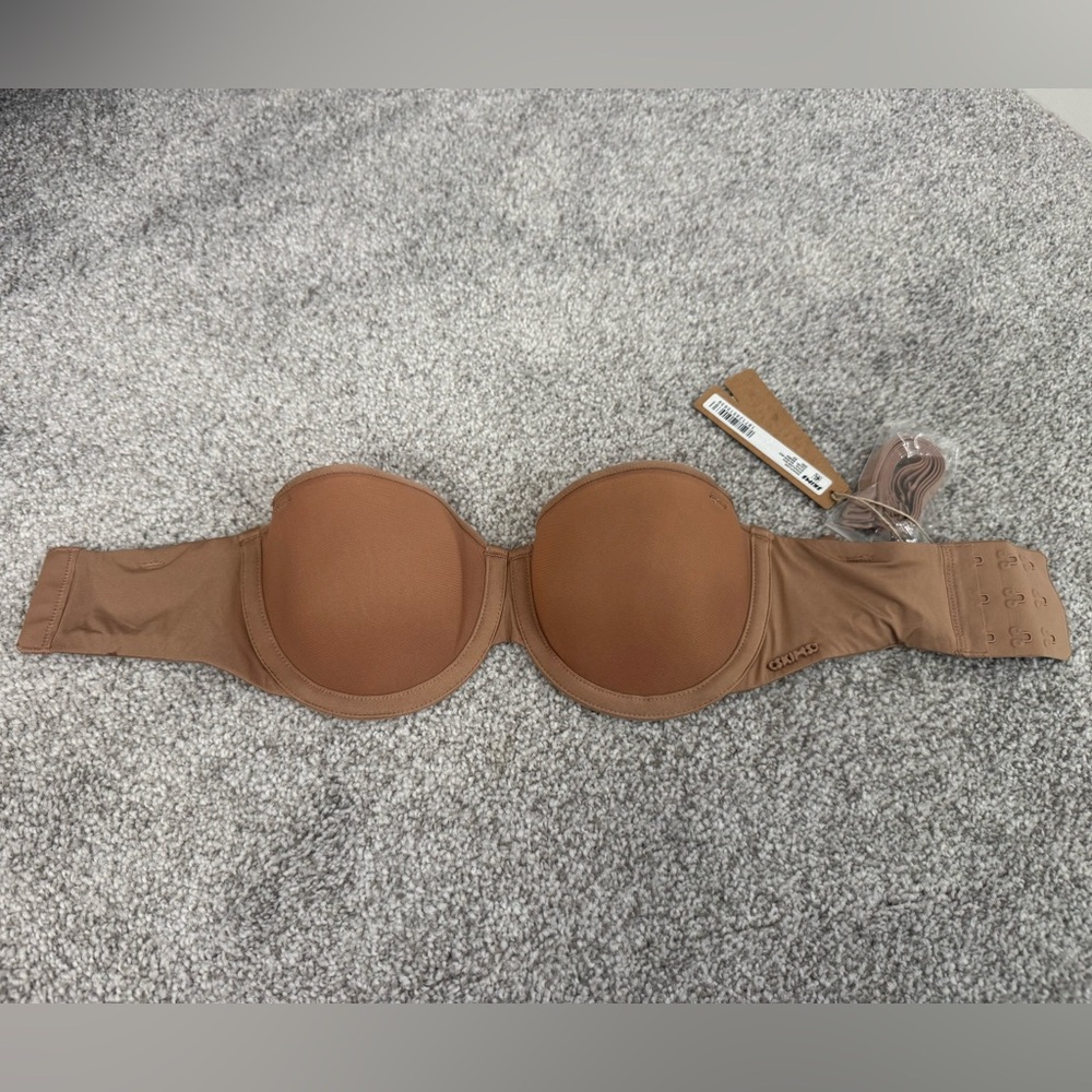 Skims Weightless Strapless Bra Size 30C